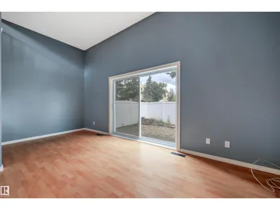 14644 52 ST NW photo 9