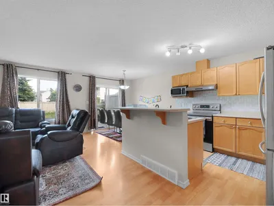 8111 7 AVE AV SW SW photo 10