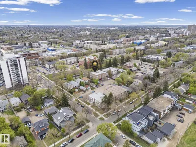 10518 84 AV NW photo 33