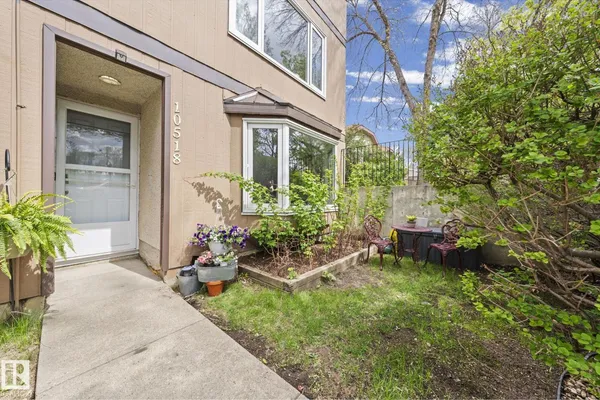 10518 84 AV NW photo 2