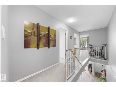 10518 84 AV NW photo 18