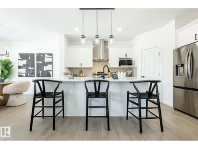 20819 40 AV NW photo 9