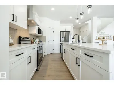 20819 40 AV NW photo 11