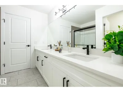 20819 40 AV NW photo 24
