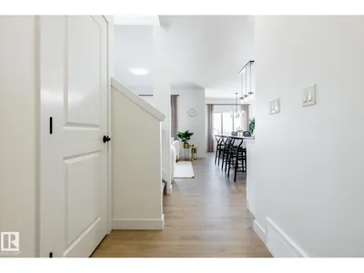 20819 40 AV NW photo 5