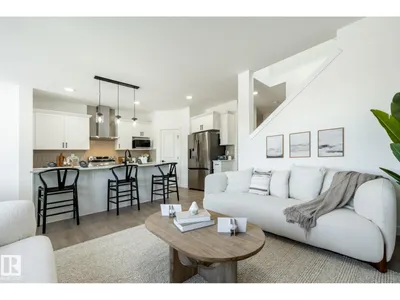 20819 40 AV NW photo 8