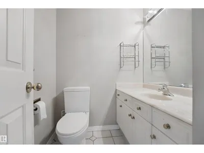 5107 17 AV NW photo 24