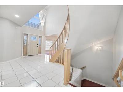 5107 17 AV NW photo 25
