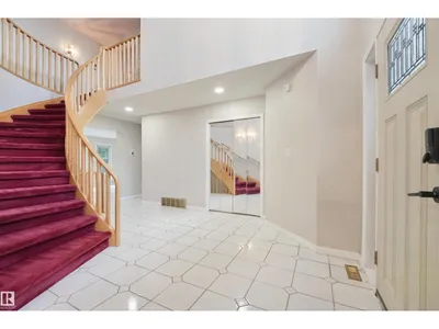5107 17 AV NW photo 5