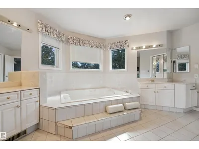 5107 17 AV NW photo 36