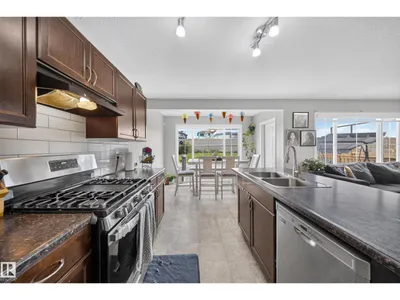 1927 51 Street SW SW photo 15