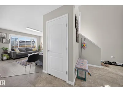1927 51 Street SW SW photo 12