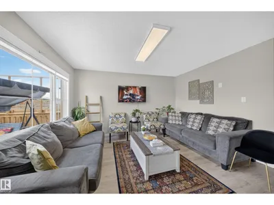 1927 51 Street SW SW photo 14