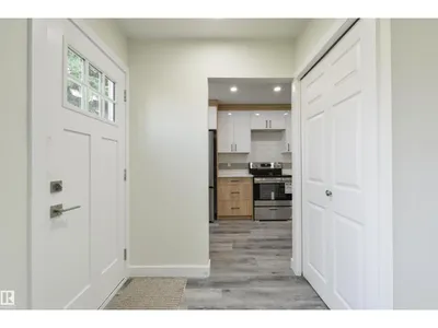 8019 141 AV NW photo 11