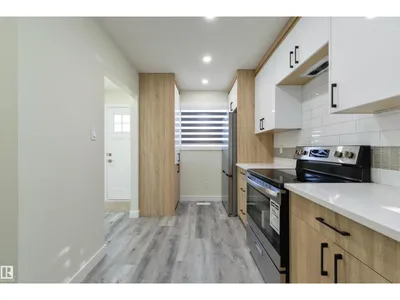 8019 141 AV NW photo 13