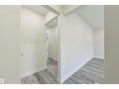 8019 141 AV NW photo 14
