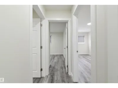 8019 141 AV NW photo 16