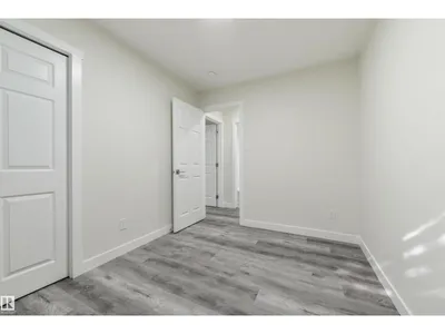 8019 141 AV NW photo 23