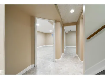 8019 141 AV NW photo 26
