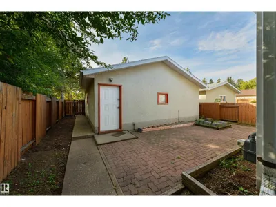 8019 141 AV NW photo 41