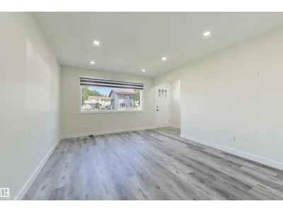 8019 141 AV NW photo 9