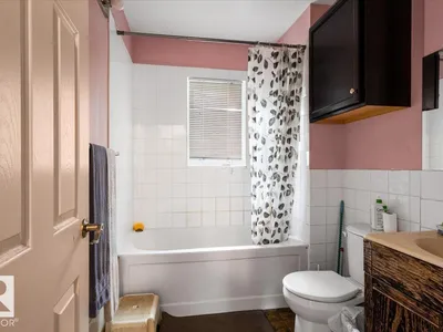 9228 75 ST NW photo 16