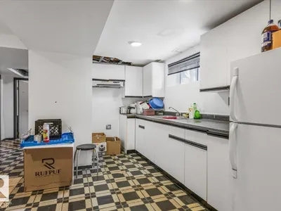 9228 75 ST NW photo 25