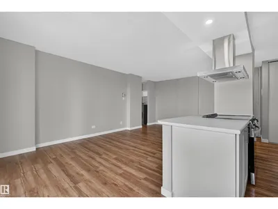 #207 10883 SASKATCHEWAN DR NW photo 7