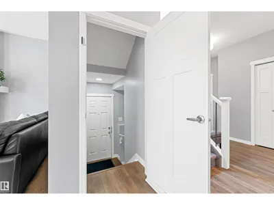9664 223 ST NW photo 28