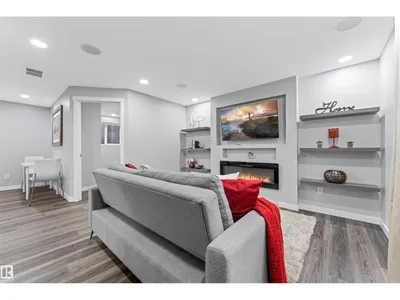 9664 223 ST NW photo 30