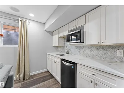9664 223 ST NW photo 32