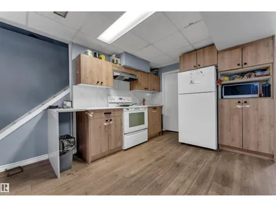 3111 67 ST NW photo 24