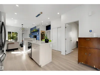 11215 87 ST NW photo 14