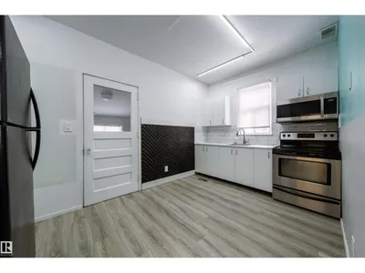 10803 93 ST NW photo 20