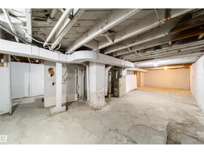 10803 93 ST NW photo 30