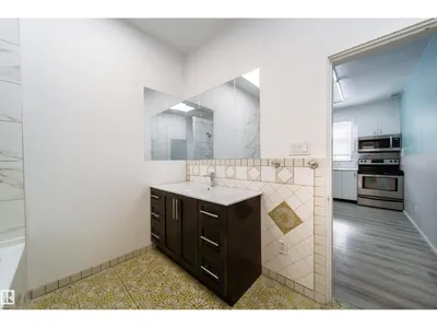 10803 93 ST NW photo 19