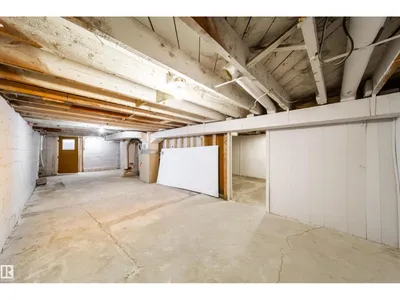 10803 93 ST NW photo 33