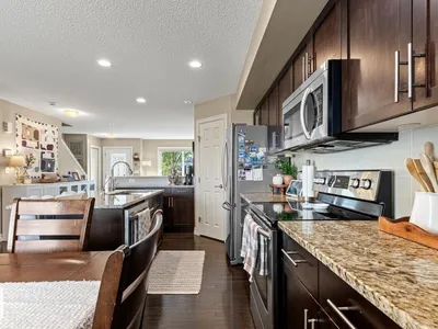5319 3 AV SW photo 23