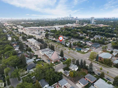 7928 82 AV NW photo 5