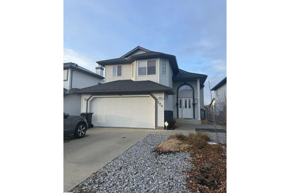 124 Ward Crescent NW NW exterior