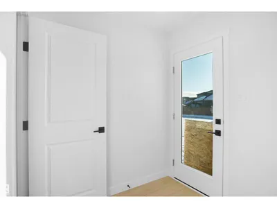 7331 181 AV NW photo 13