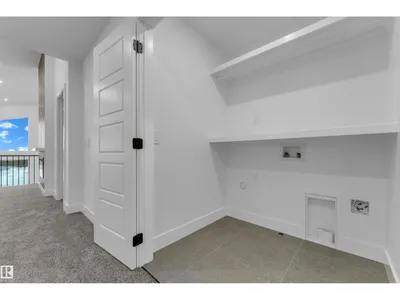 236 Linden LO photo 41