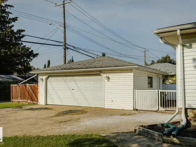 10830 159 ST NW photo 26