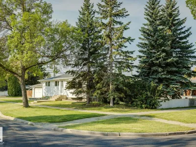10830 159 ST NW photo 25