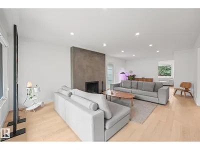 14128 98 AV NW photo 5