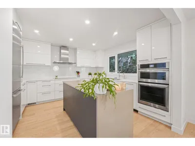 14128 98 AV NW photo 14