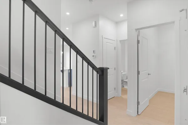 20928 16 AV NW photo 3