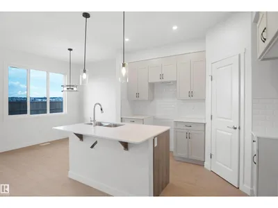 20928 16 AV NW photo 9