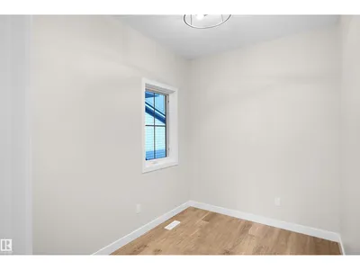 20924 16 AV NW photo 17