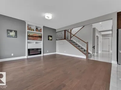 4902 38 ST photo 12